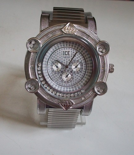 Men floating stone silver